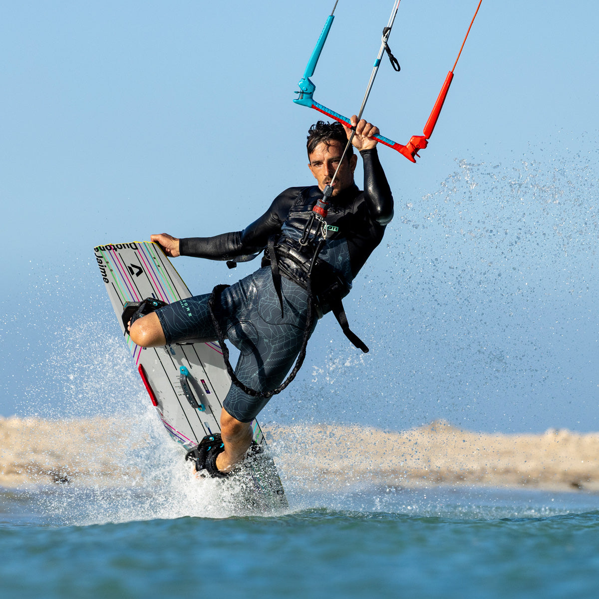 Duotone Trust Bar 2026